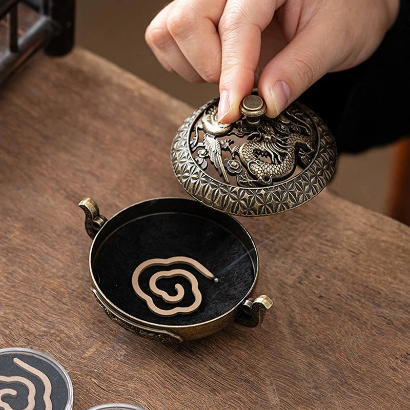 Antique Incense Burner Hollow Incense Holder With Cover Chinese Ancient Mini Ornament Home Office Decoration