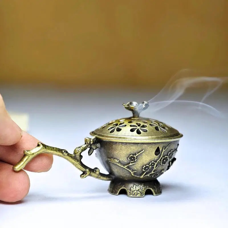 Handheld Plum Blossom Incense Holder Vintage Zinc Alloy Hollow Out Incense Stick Incense Holder With Cover Aromatherapy Ornament