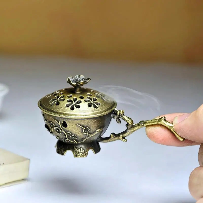 Handheld Plum Blossom Incense Holder Vintage Zinc Alloy Hollow Out Incense Stick Incense Holder With Cover Aromatherapy Ornament